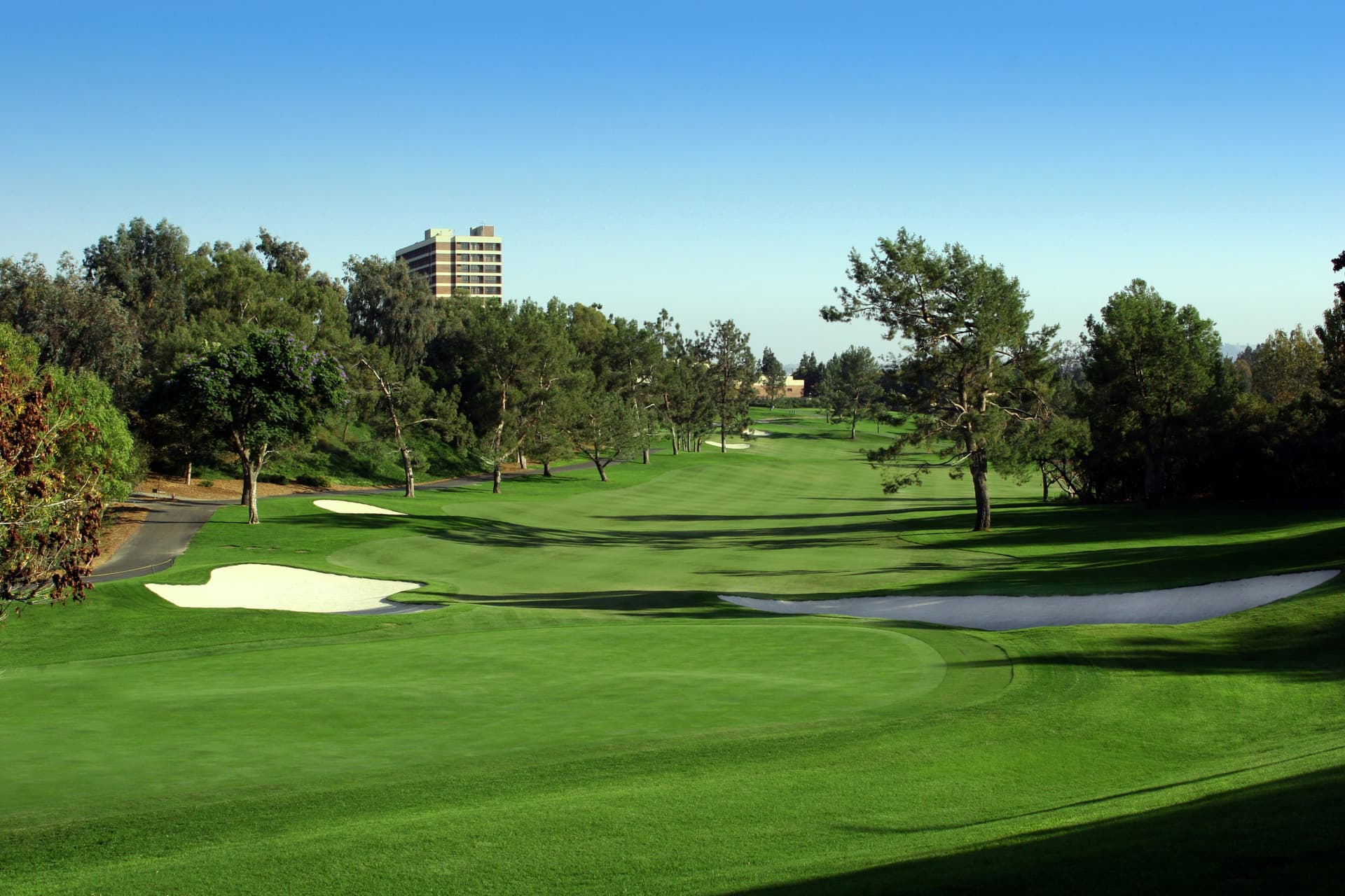 Eisenhower Course first hole and bunkers at Industry Hills.